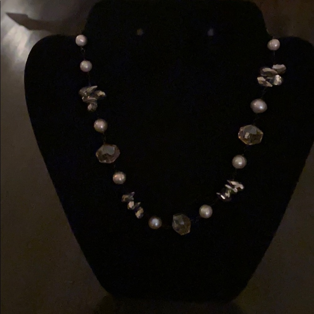 Sparkling pearl and crystal necklace
